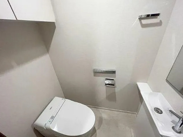 トイレ　同タイプ部屋　参考写真です