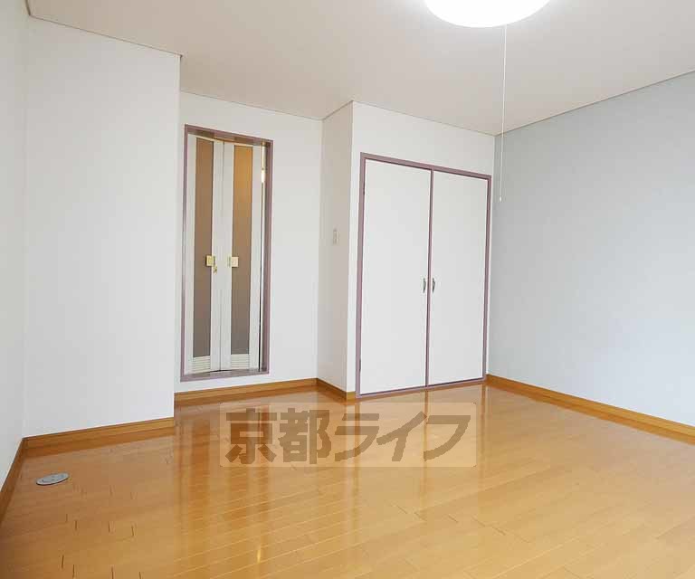 居室・リビング　落ち着いた雰囲気のお部屋です