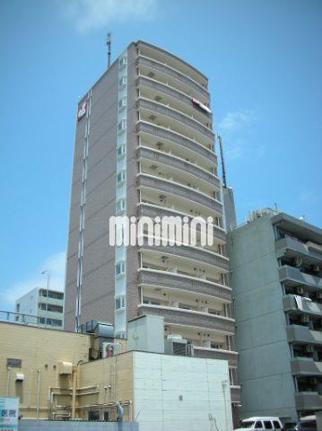 建物外観　１３階建てマンションです