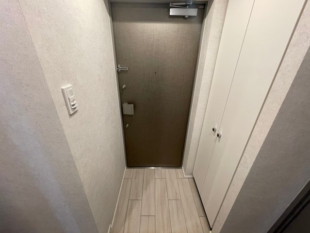 玄関　ログ銀座イースト(別号室同タイプ)