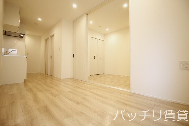 居室・リビング　別号室の画像。現況を優先します。