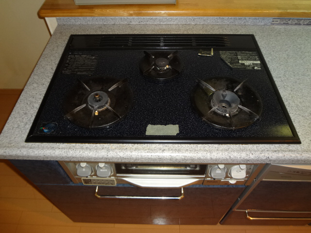 キッチン　３口ガスキッチン