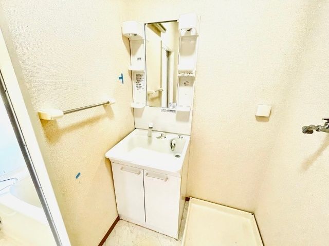 洗面設備　写真は他号室です。