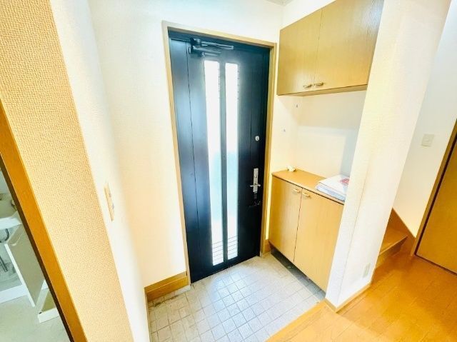 玄関　写真は他号室です。