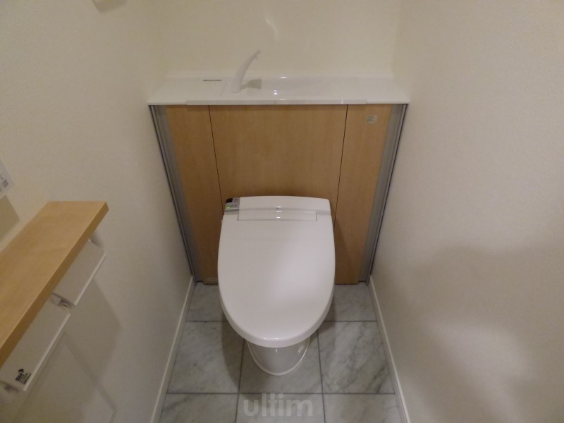 トイレ　※他部屋のため参考までにご覧ください