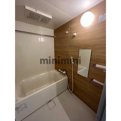 バス・シャワールーム　※写真は別号室のものですので現状優先とさせていただきます