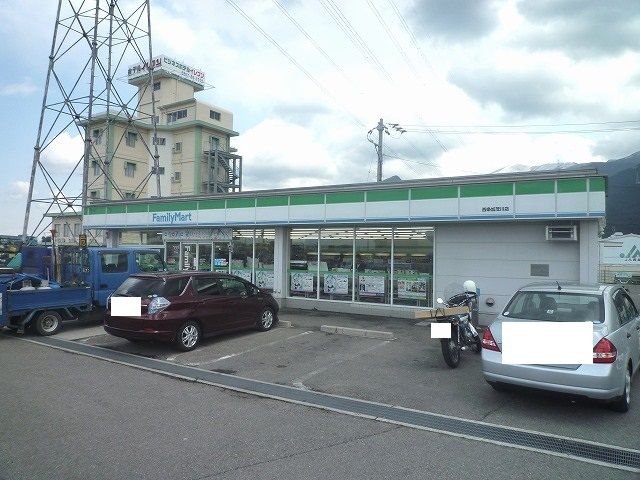 コンビニ　ファミリーマート西条加茂川店（コンビニ）まで1200m