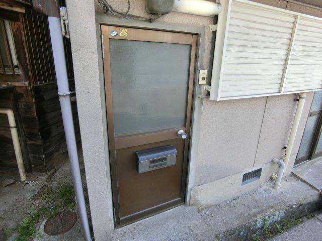 セキュリティ　チャイム付きの玄関です♪