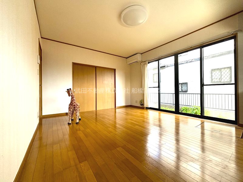 上山町2-404-13貸家の居間写真