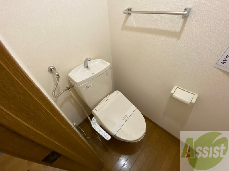 トイレ　トイレです。ウォシュレット付を探している方、おすすめです。