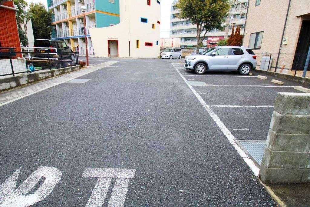 駐車場　駐車場