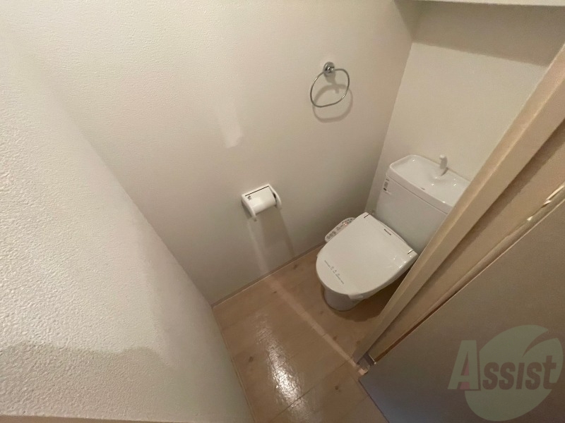 トイレ　こちらはトイレです。清潔感があり、安心して使用できます。