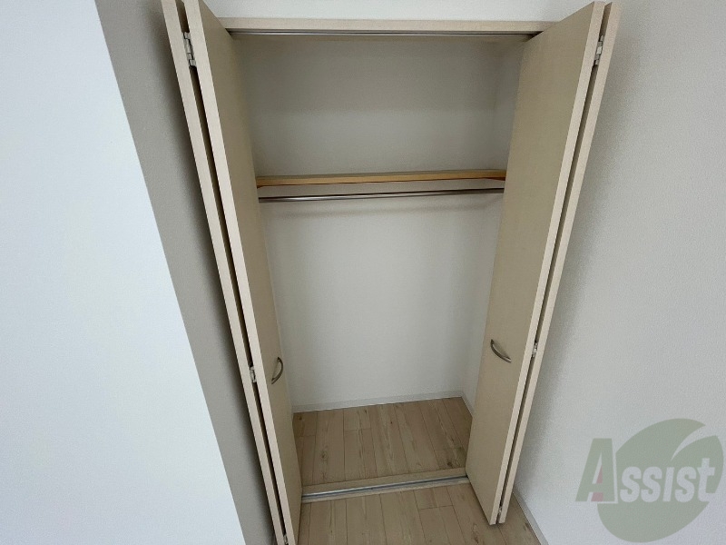 収納　寝室の収納です。部屋がすっきり片付きます。