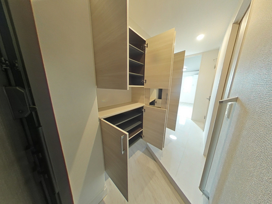 玄関　※別部屋の写真です