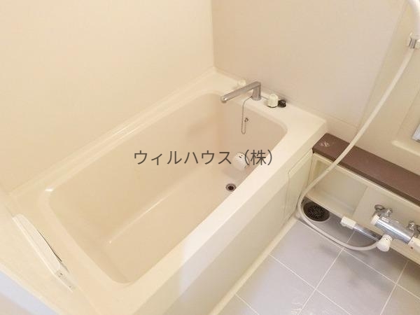 バス・シャワールーム　浴室乾燥機付き！