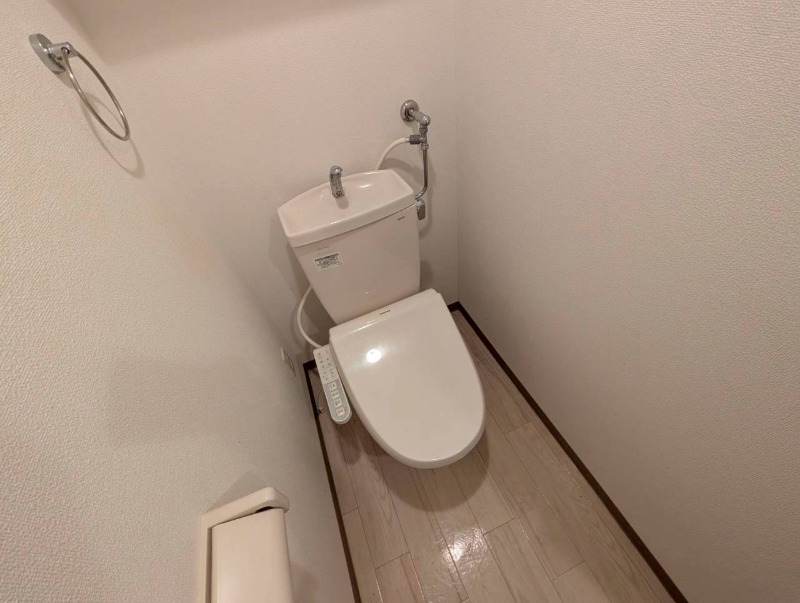 トイレ　ウォシュレット機能がついたトイレ。安心して使用できますね。