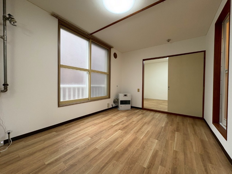 居室・リビング　広くてキレイなお部屋が広がっていて、充実した生活が送れそう。