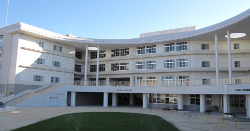 小学校　守山市立守山小学校（小学校）まで607m