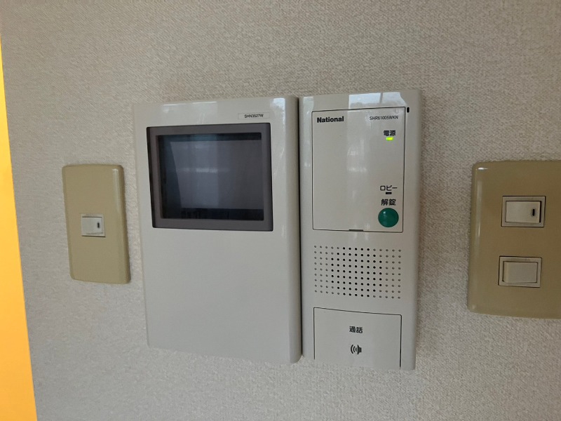 その他設備　ＴＶモニター付インターホンです。来客者の顔が見えるので安心！