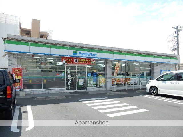 コンビニ　ファミリーマート　奥田本町店（コンビニ）まで220m