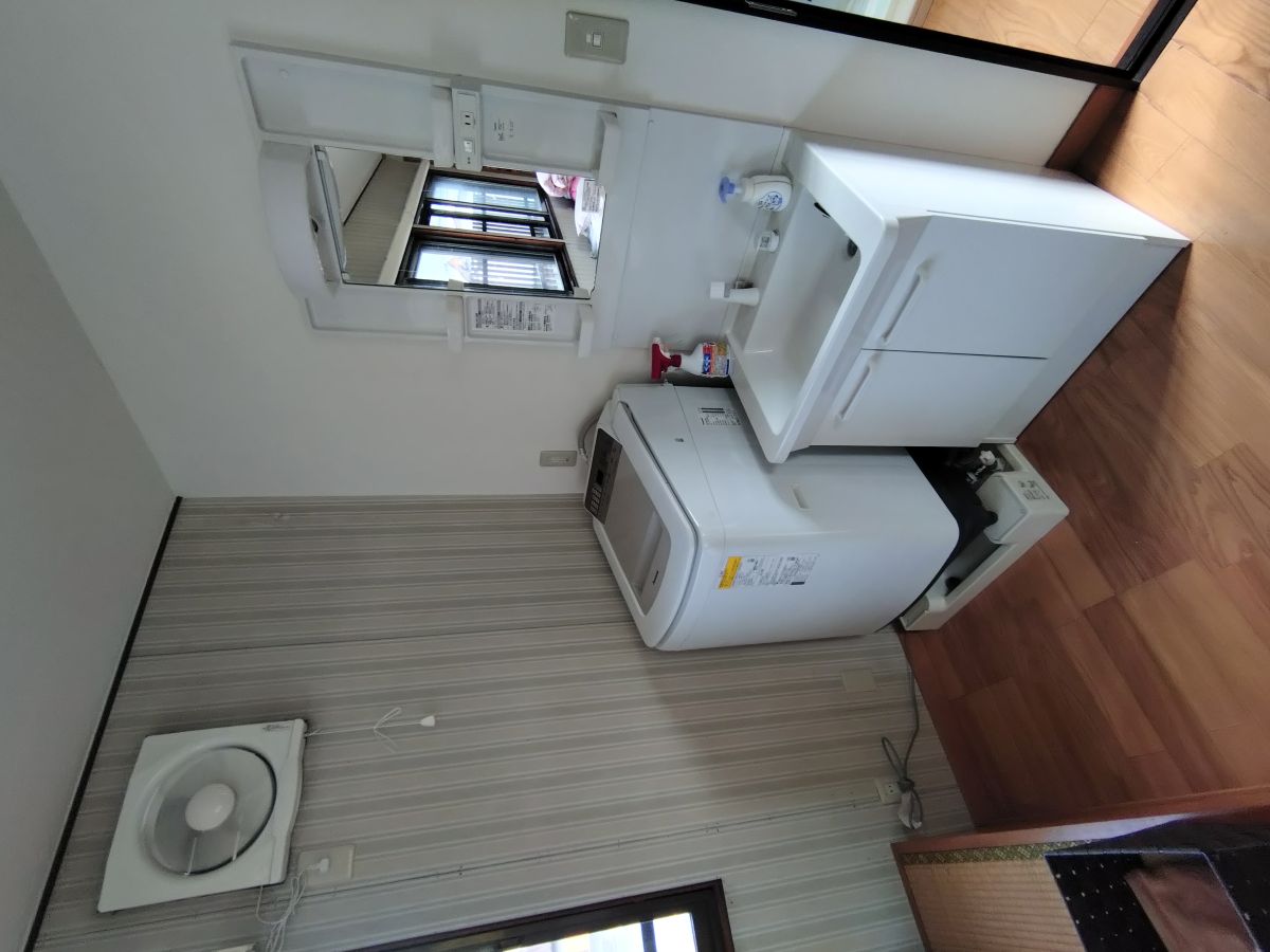 洗面設備　洗濯機付き
