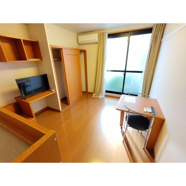 居室・リビング　※同仕様の部屋の画像となります。