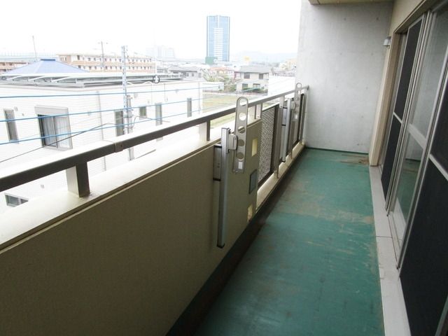 小田急小田原線 本厚木駅 バス乗車時間：6分 最寄りバス停で下車 徒歩3分 4階建 築22年の内装写真
