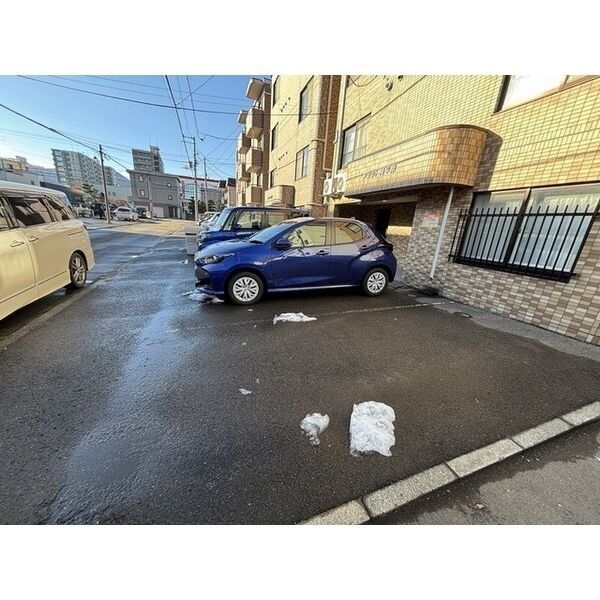 駐車場　駐車場