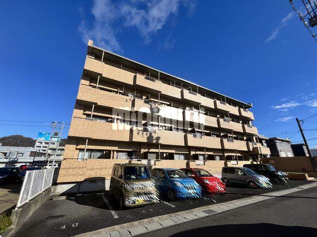 建物外観　オートロック付きの重厚感のあるマンション