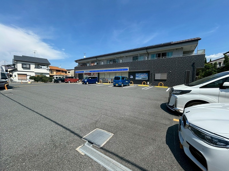 コンビニ　ローソン 大阪狭山池尻中二丁目店（コンビニ）まで555m