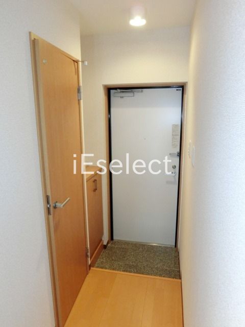 玄関　玄関にはシューズボックス・広々収納があります。