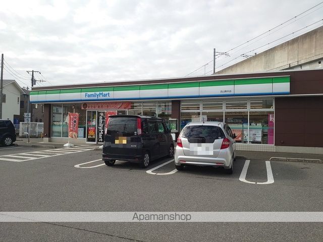 コンビニ　ファミリーマート（コンビニ）まで1108m