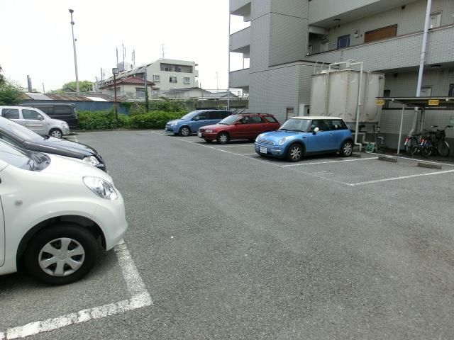 駐車場　駐車場