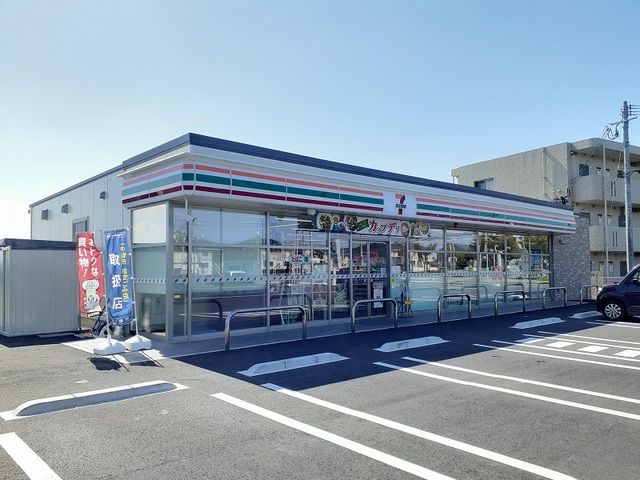 コンビニ　セブンイレブン 中津大塚店（コンビニ）まで550m