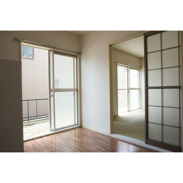 居室・リビング　南向きなので一日中明るいお部屋