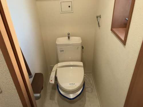 地下鉄御堂筋線 なかもず駅 徒歩10分 3階建 築18年のトイレ写真