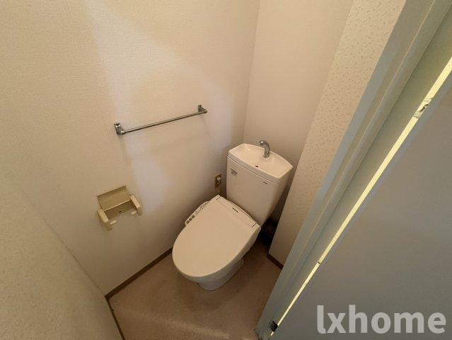トイレ　清潔感のあるトイレです