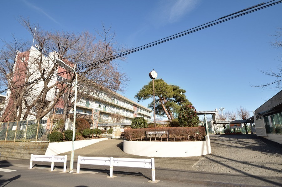 中学校　高階中学校（中学校）まで500m