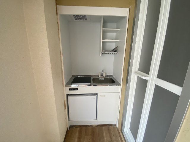 キッチン　写真は同マンションの他のお部屋のものです