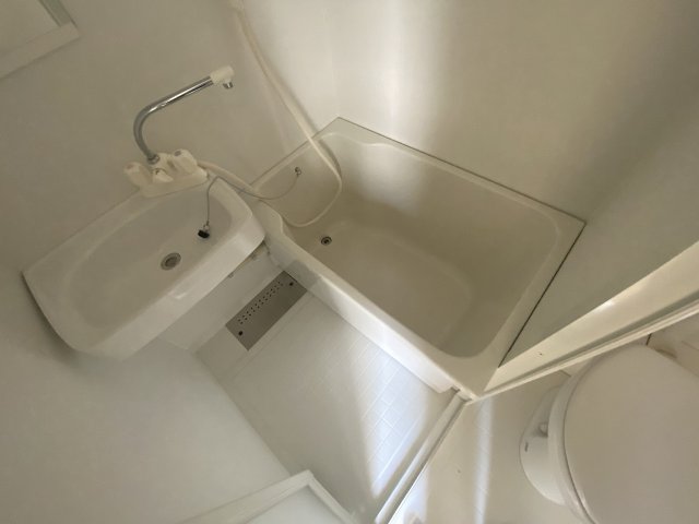 バス・シャワールーム　写真は同マンションの他のお部屋のものです