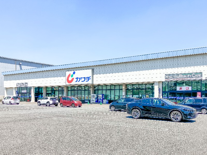 ドラックストア　カワチ薬品内ヶ島店（ドラッグストア）まで742m