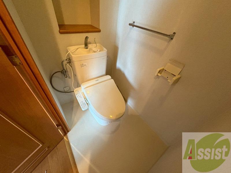 トイレ　こちらはトイレです。清潔感があり、安心して使用できます。