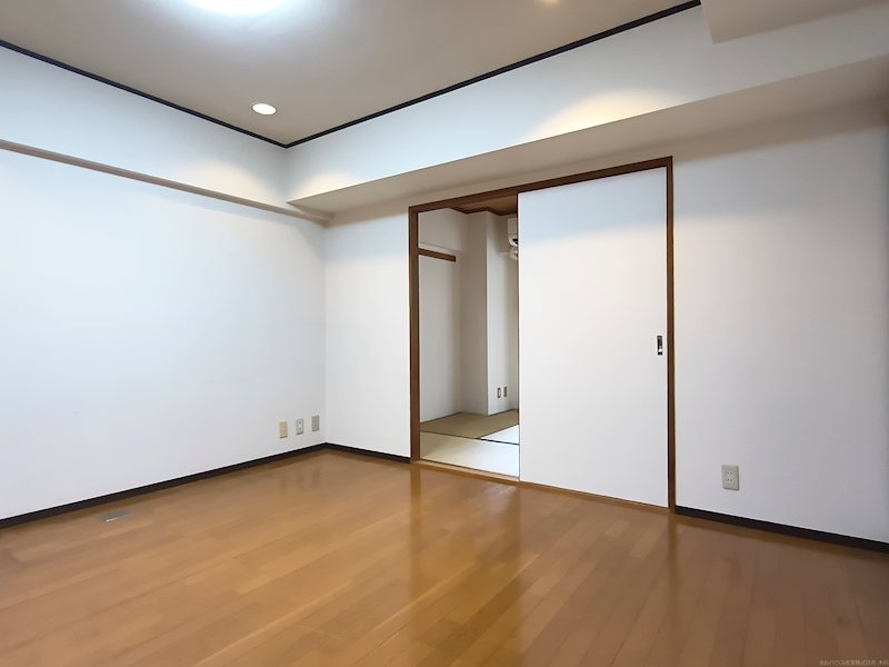 ウィンパレス弐番館の居間写真