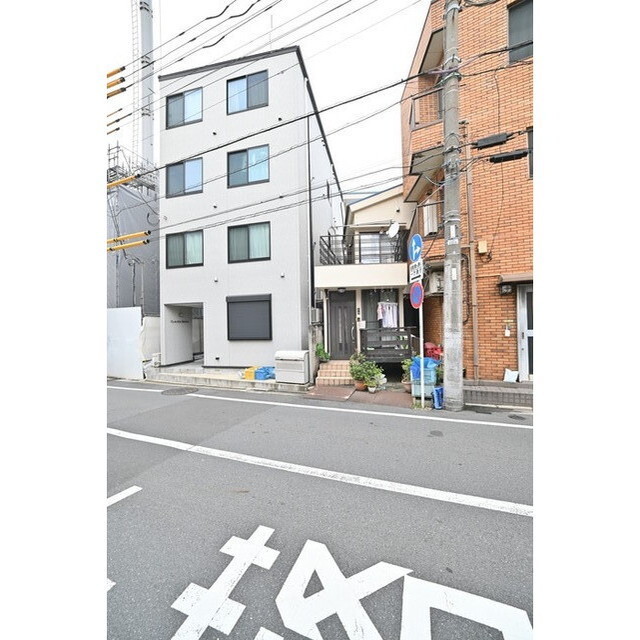 建物外観　４階建ての賃貸マンション
