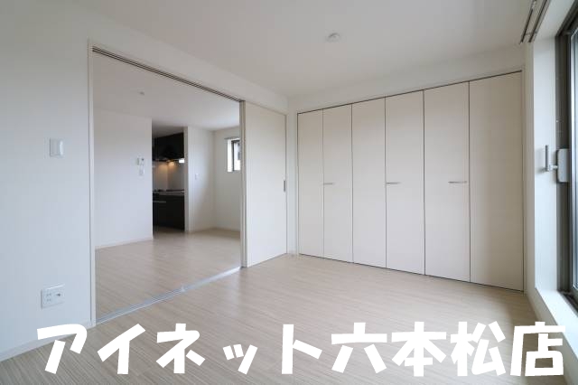 その他部屋・スペース　整った洋室でウォークイン付き