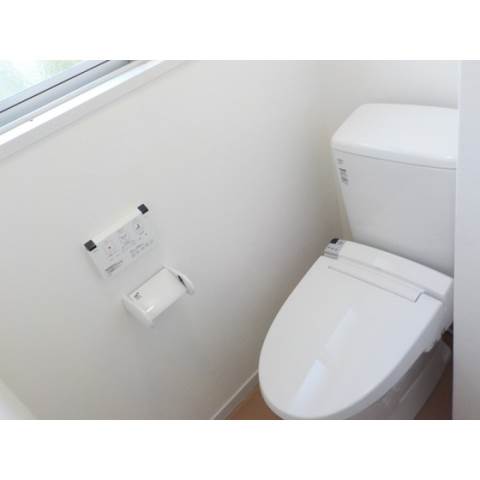 浜松市中央区 3階建 築46年のトイレ写真