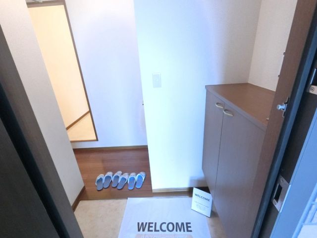 ニューポワール A/B/Cの玄関写真