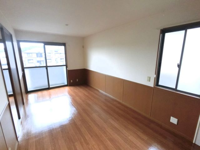ニューポワール A/B/Cの居間写真