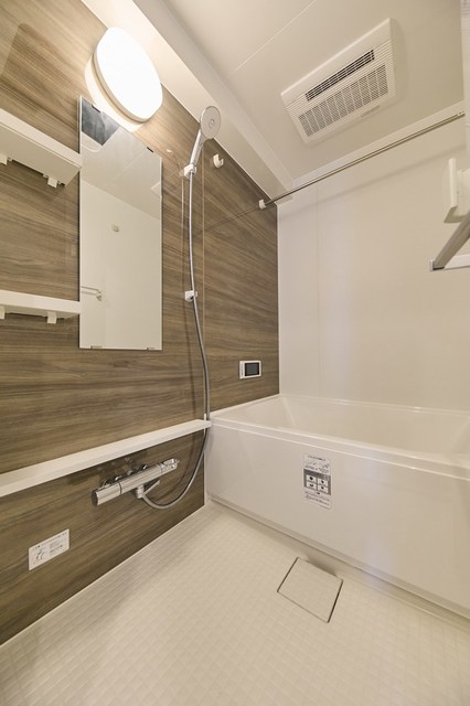 バス・シャワールーム　※写真は同タイプ住戸です。