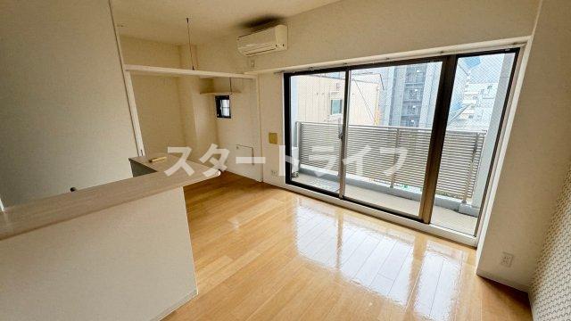 ＪＲ東海道本線 東淀川駅 徒歩1分 8階建 築14年の居間写真